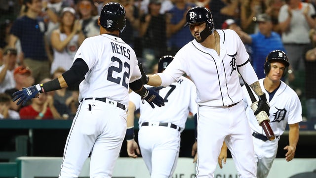 WATCH: Reyes keys 4-run rally in 8th, Tigers beat Twins 5-2