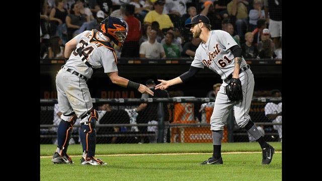 Hicks, Martinez lead Tigers to 4-3 win over White Sox