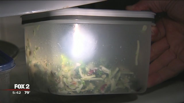 How long does refrigerator food keep after an outage?