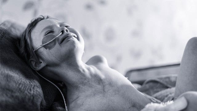 Father shares photo of daughter, 4, in last days of cancer battle