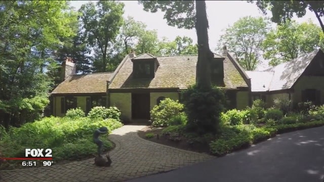 Lakeside living with old world charm in Oakland County
