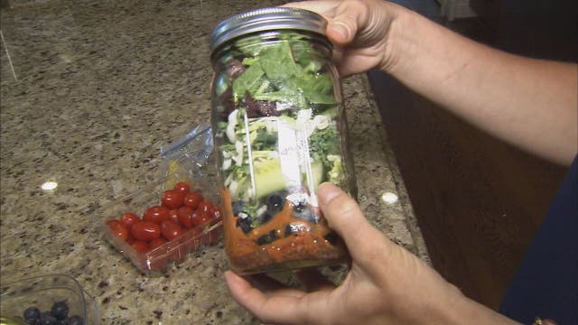 All about the mason jar salad trend you've been seeing online