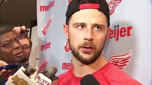 Lightning beat Red Wings for 11th straight time, 4-1