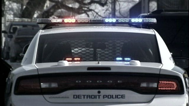 1 killed 2 injured in triple shooting on 8 Mile in Detroit