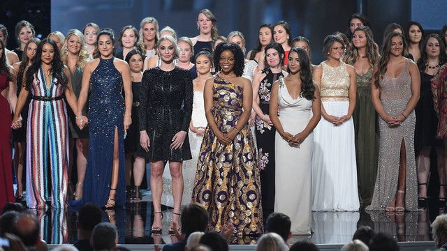 Nassar sex abuse survivors join hands, accept courage award at ESPYs