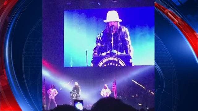 Kid Rock continues criticism of Kaepernick, others at Grand Rapids concert