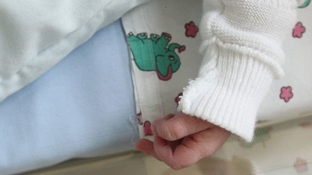 How best to treat opioids' youngest sufferers? No one knows