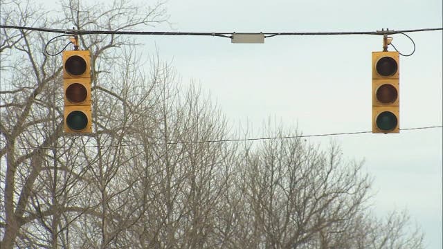 Southeast Michigan Wind Advisory: Another gusty day expected Sunday