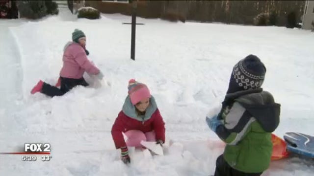 Beware ice, frostbite when letting kids play outside in the snow