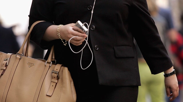 Unmarried, childless women are happier, expert says