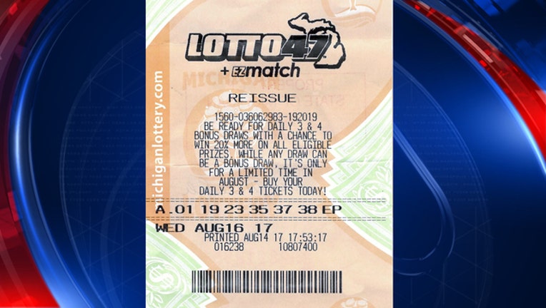 5d52613c-21 yr old wins lottery_1503603423520.jpg