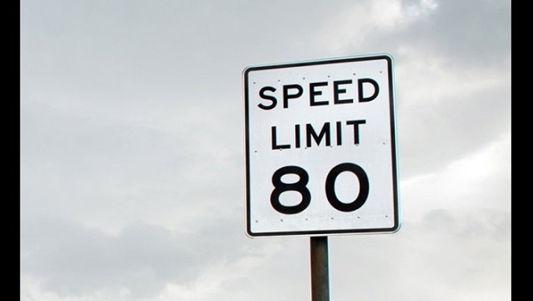 5824aa00-80-mph-sign_1443603461407.jpg