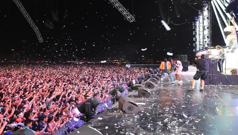 c7133e8d-GETTYCOACHELLA775141426XX00255_2018_Coach_1554599417523-407068