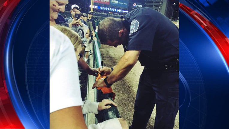 DETROIT COP SIGNS GIRLS SHIRT_1469209734740.jpg