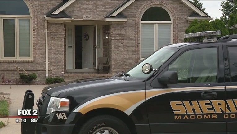 6ee9676f-Elderly_couple_found_shot__woman_fatally_0_20180830020615