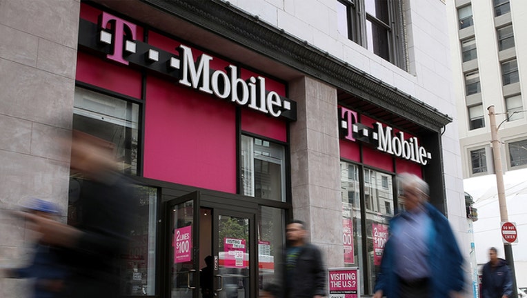 086c13b9-GETTY_tmobilelocator_082718_1535373197411-401385.jpg