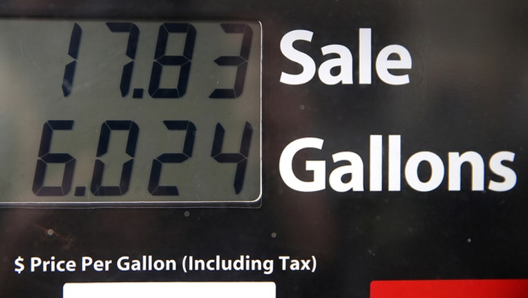 96a73d10-getty-gas pump-042219