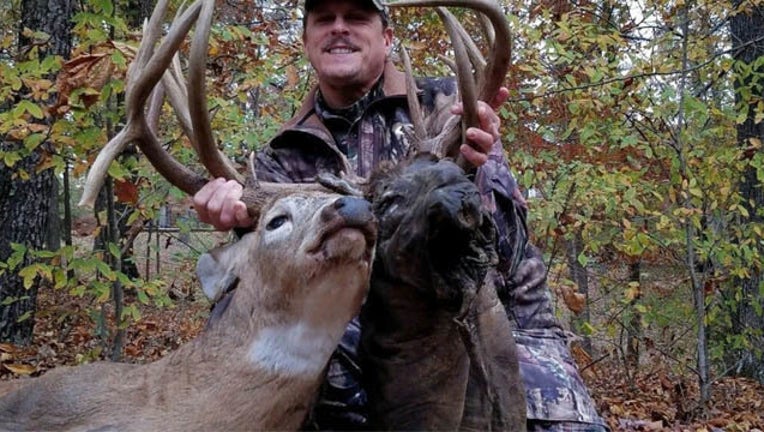 5a106ec1-KTBC rare deer 11172018_1542487389171.jpg-407693.jpg