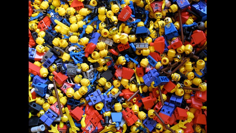 10c3ecd7-LEGO Minifigures_1449249903020.jpg