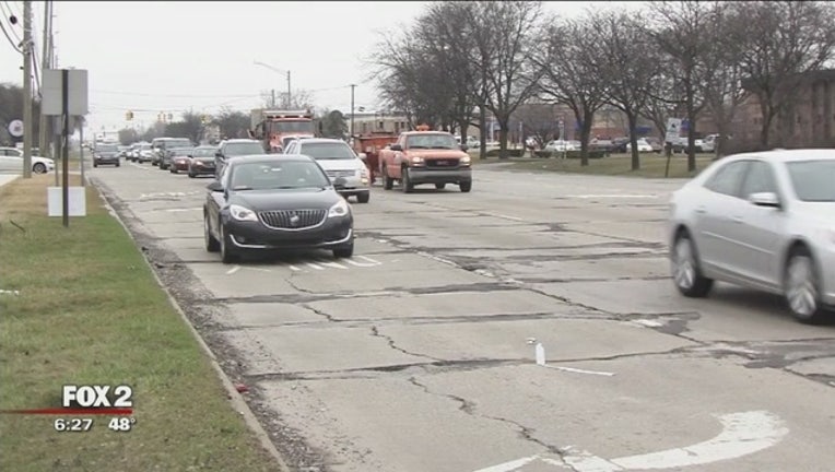 f727fbc7-Patch_work_repairs_to_begin_on_roads_3_20160315232703