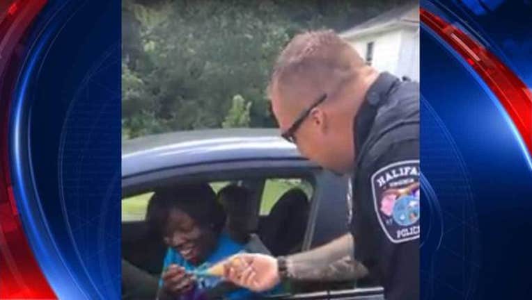 cdfc23a0-PoliceIceCreamSurprise_1470097528233-401720.jpg
