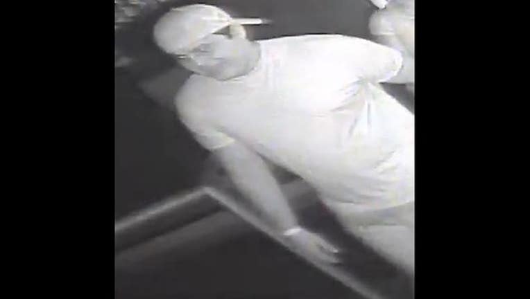 b28288fc-Police searching for suspect after sexual assault reported at Elektricity nightclub