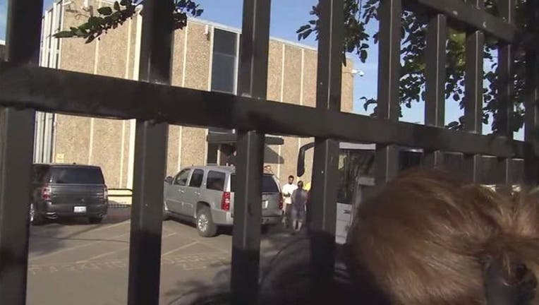 61399f22-aclu ice arrests (1)_1497614228147.jpg