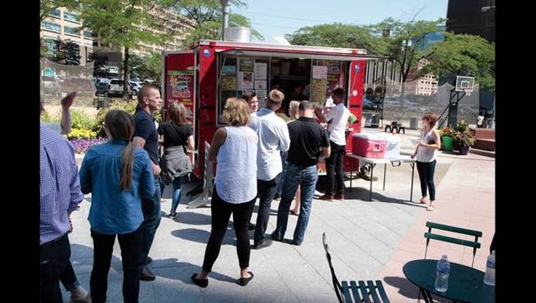 64a83bf5-food_truck_campus_martius.jpg