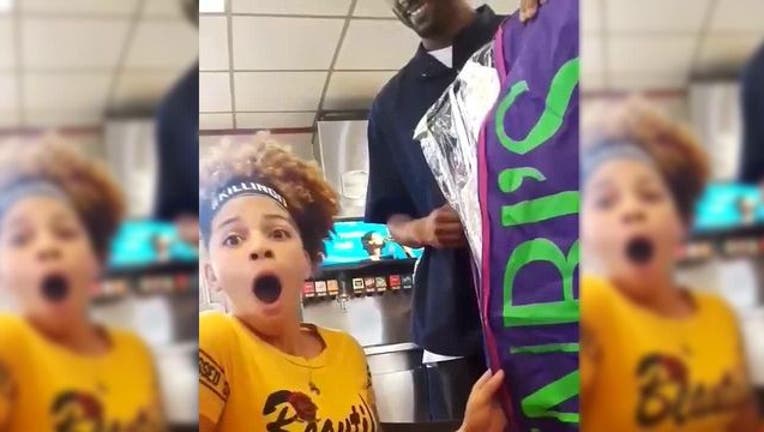 a75270a4-dress surprise_1533061100155.jpg-407068.jpg