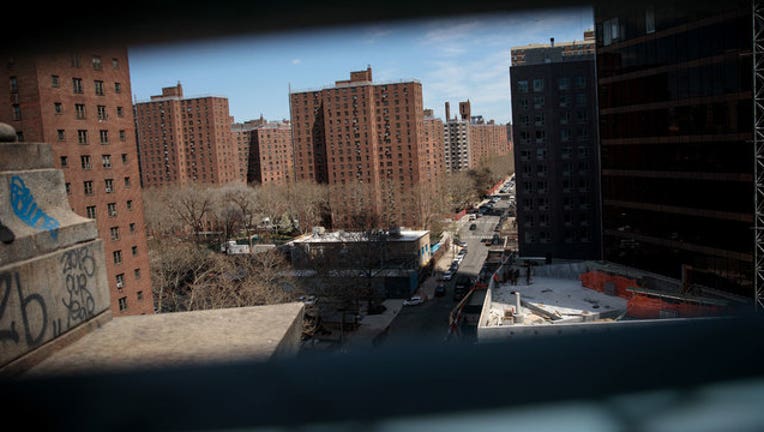 hud-housing-GETTY-IMAGES_1528384407462.jpg