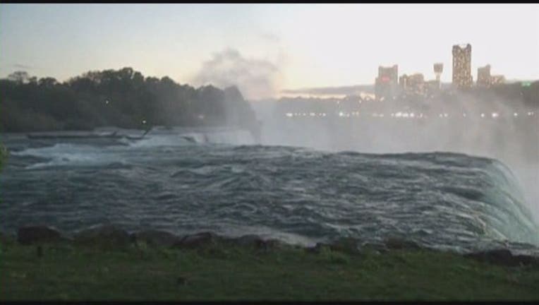 niagara falls waterfall_1497632651574.jpg