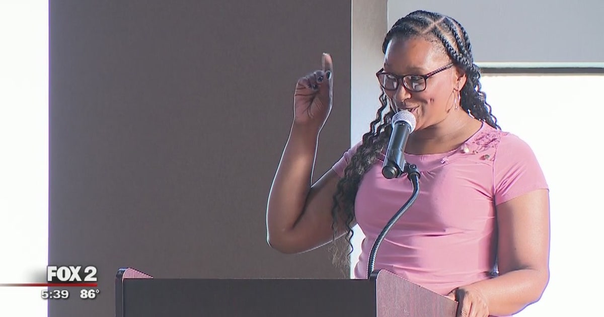 Cancer survivor kicks off breast cancer breakfast event as keynote ...