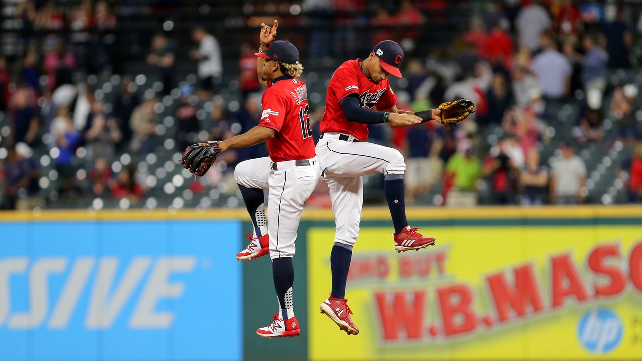 Indians' Jason Kipnis done for season with broken hand