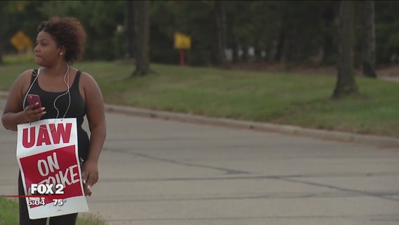 'Not even crumbs' UAW GM workers concerned as paychecks end amid strike