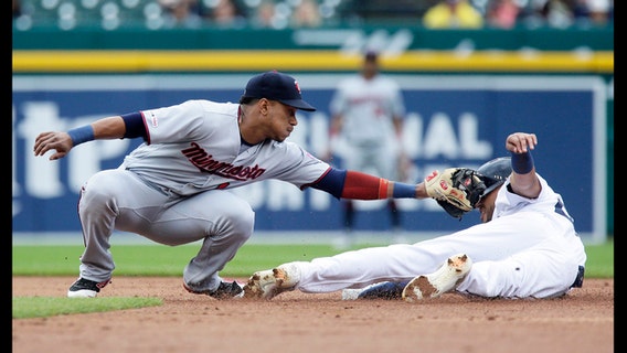 Homer-happy Twins win without a long ball, beat Tigers 8-3