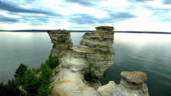 Body washes ashore at Pictured Rocks in Michigan's Upper Peninsula