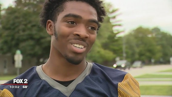 Teen who collapsed in diner two years ago plays first high school football game with pacemaker
