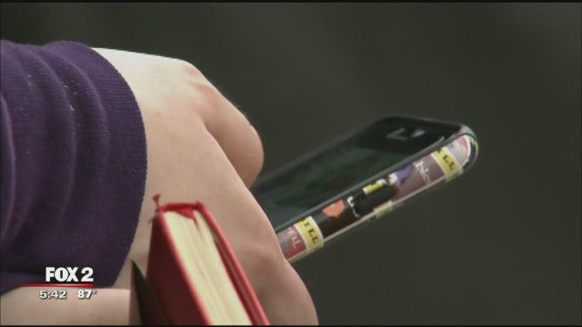 Texting and studying don't go together. For best practices, use the 45-15 minute rule