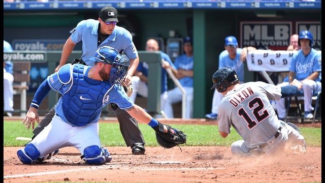 Tigers plate 7 in 3rd, beat Royals 12-8