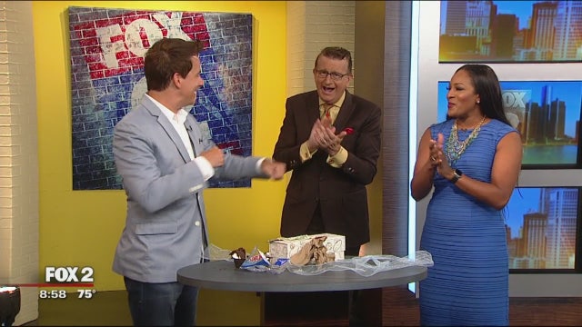 Jasen Magic Impresses Anchors with Dollar Trick