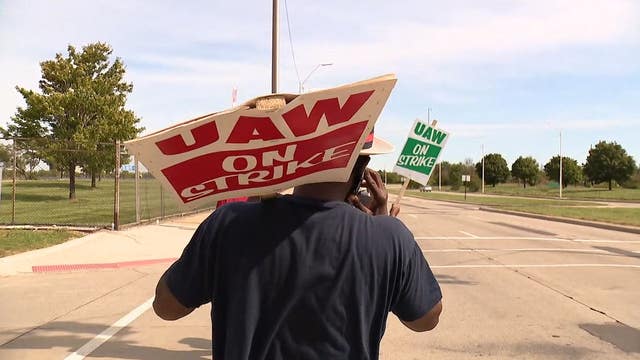 UAW summons high-level union officials for meeting on GM strike