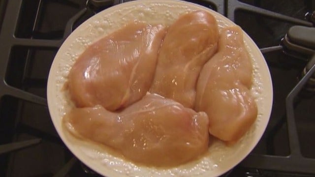 Washing or rinsing raw chicken puts you at risk for illness, says USDA study