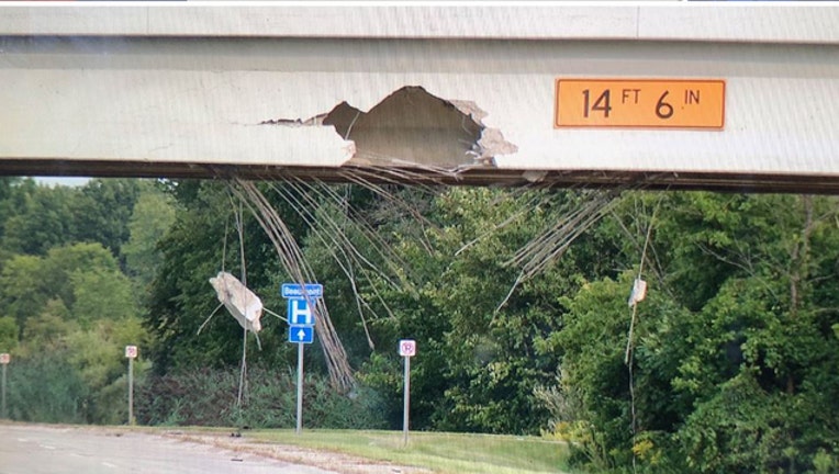8a485bcd-Metro Airport bridge damage1_1567210080462.jpg.jpg
