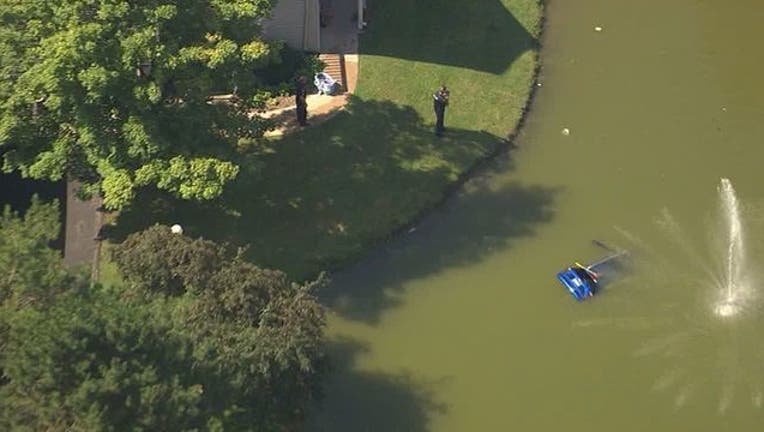 8c61826c-wjbk-car into pond-082119_1566404625718.jpg.jpg