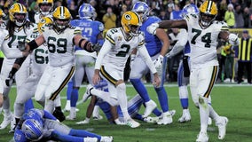 Packers get calls, Crosby hits late FG to beat Lions 23-22