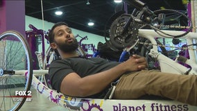 Paralyzed after motorcycle accident, Woodhaven man gifted new bike for Detroit marathon