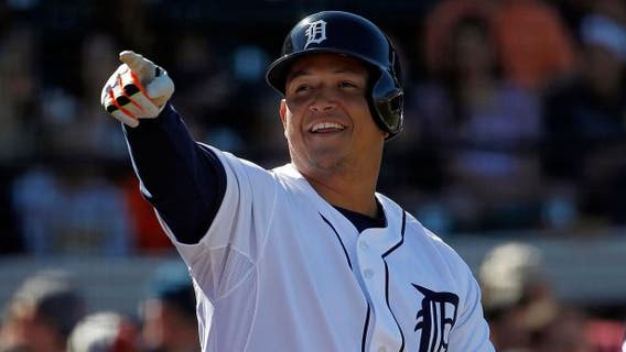 Cabrera becomes Venezuelan hit king, Tigers beat Royals