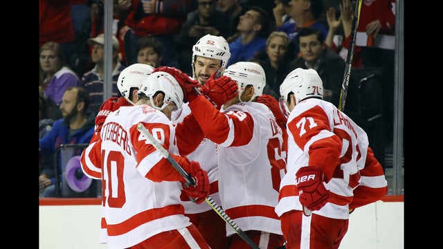 Daley gets go-ahead goal in 3rd, Red Wings top Islanders 6-3