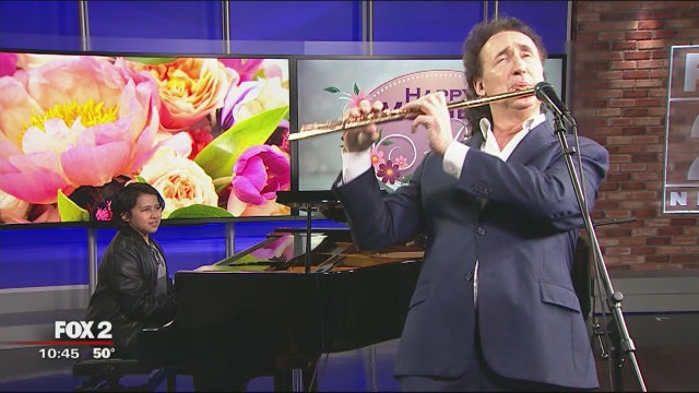 Alexander Zonjic Presents A Mother's Day Concert and Dinner