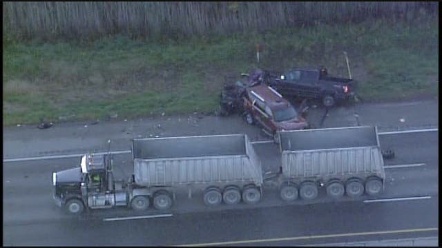 1 killed in multi-car crash on I-94 in Roseville; alcohol suspected